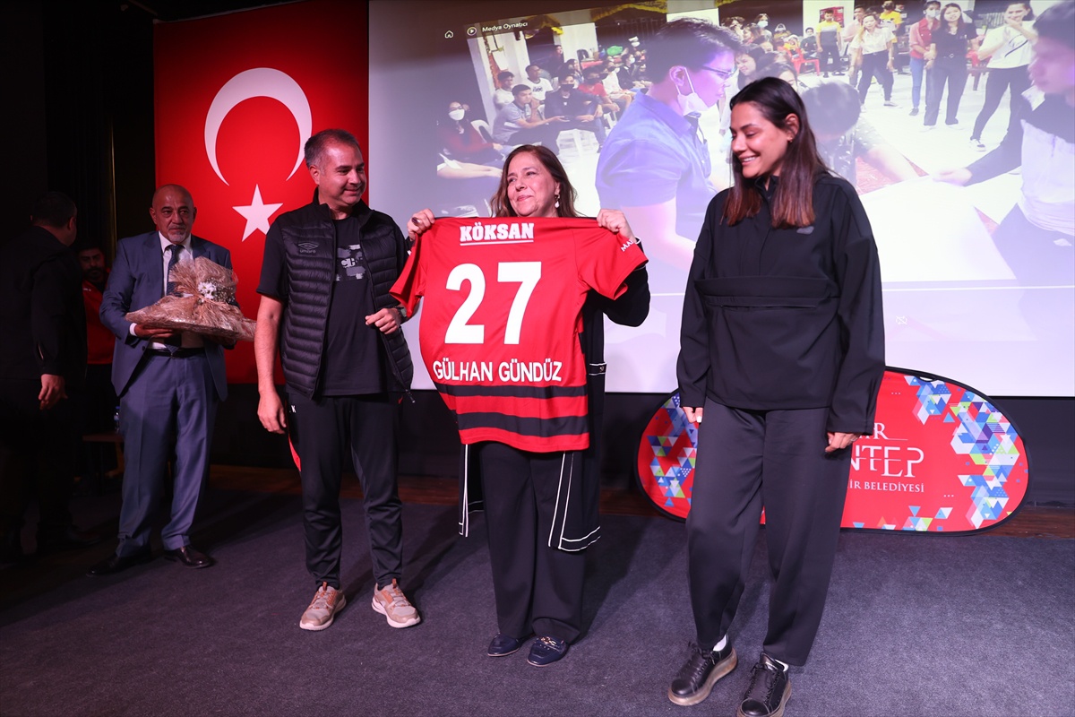 Gaziantep'te düzenlenen seminerde çocuk ve sporcu hakları anlatıldı