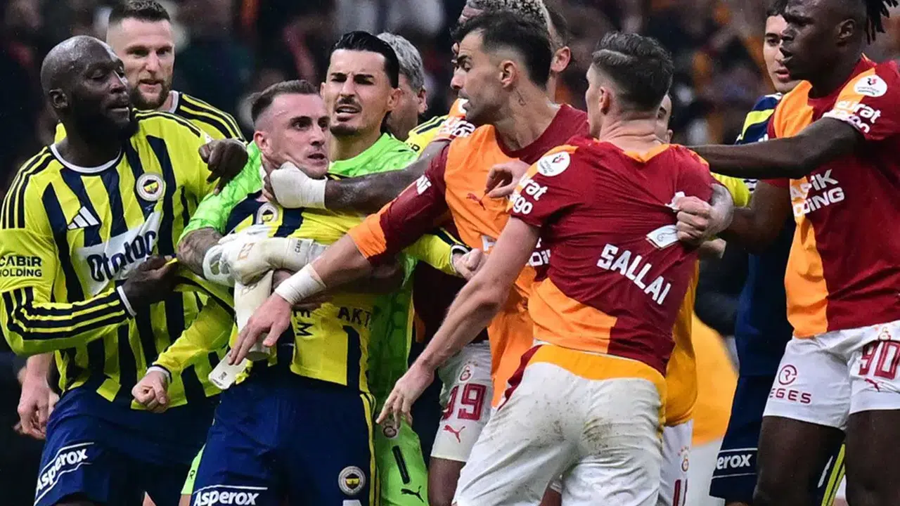 Fenerbahçe derbi sonrası açıklama: "Şiddetle kınıyoruz"