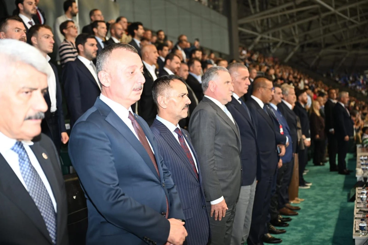 Gençlik ve Spor Bakanımız Sayın Osman Aşkın Bak ve Vali İlhami Aktaş, Türkiye-Fransa Maçını İzledi