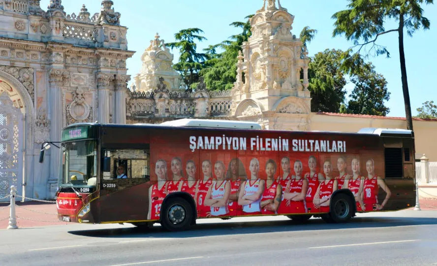 İETT’den Filenin Sultanları’na Şampiyonluk Kutlaması