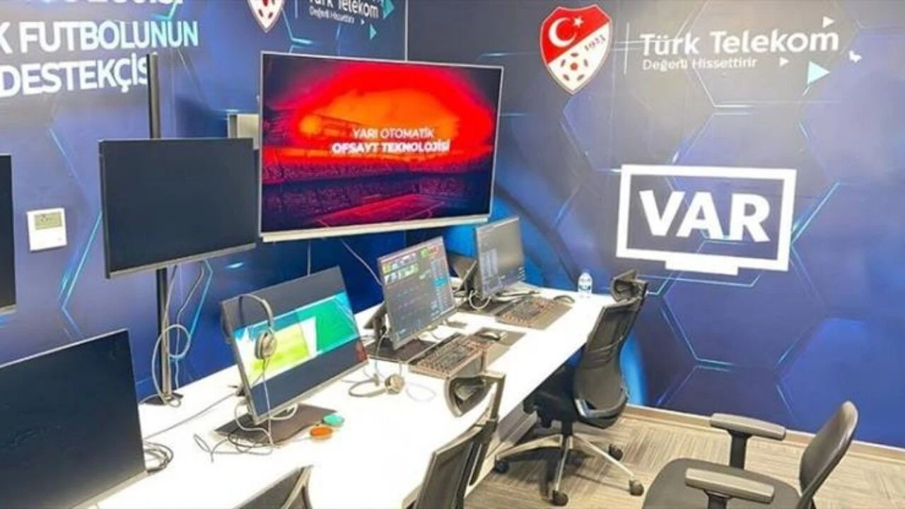 Galatasaray Çorum FK Maçı VAR Hakemi Yabancı Mı Türk Mü?