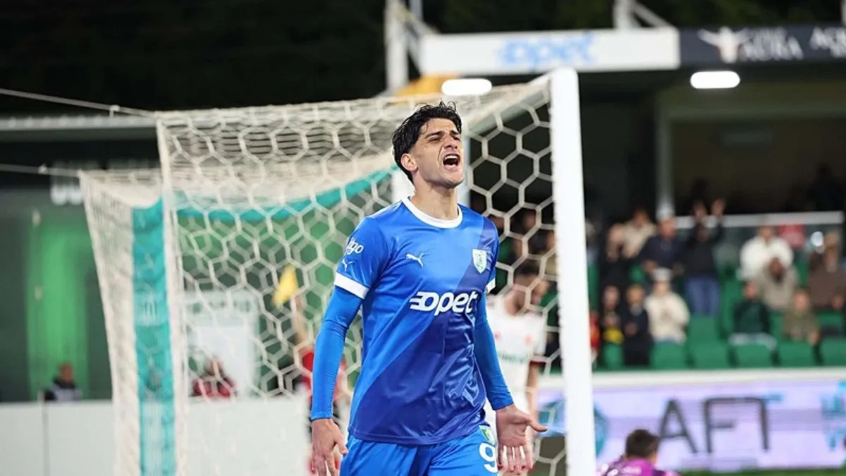 SON DAKİKA TRANSFER HABERİ: Trabzonspor o golcüyü kadrosuna katıyor!