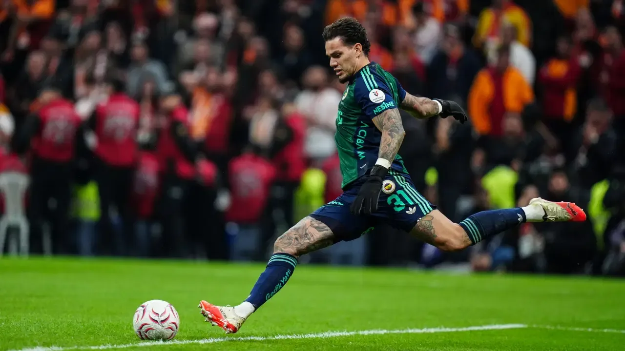 Fenerbahçe Kalecisi Ederson'un Performansı Derbi Sonrası Eleştirildi