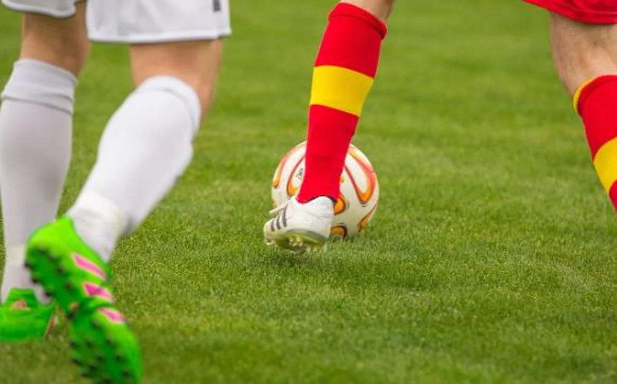 Oyundan çıkma kuralı ne, Süper Lig oyundan çıkan futbolcu 10 saniye içinde sahayı terk etmezse ne olur?