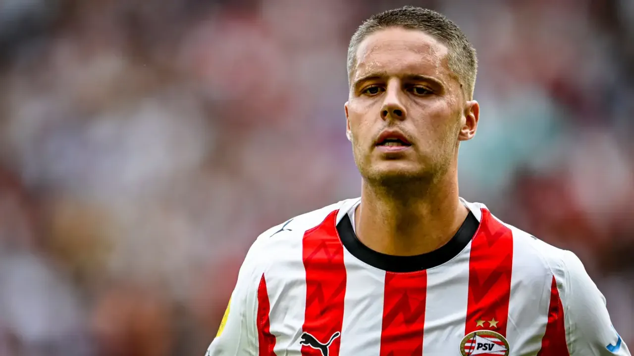 Beşiktaş'ta Flaş Transfer İddiası! PSV'nin Yıldızı Joey Veerman Teklife Nasıl Yanıt Verdi?