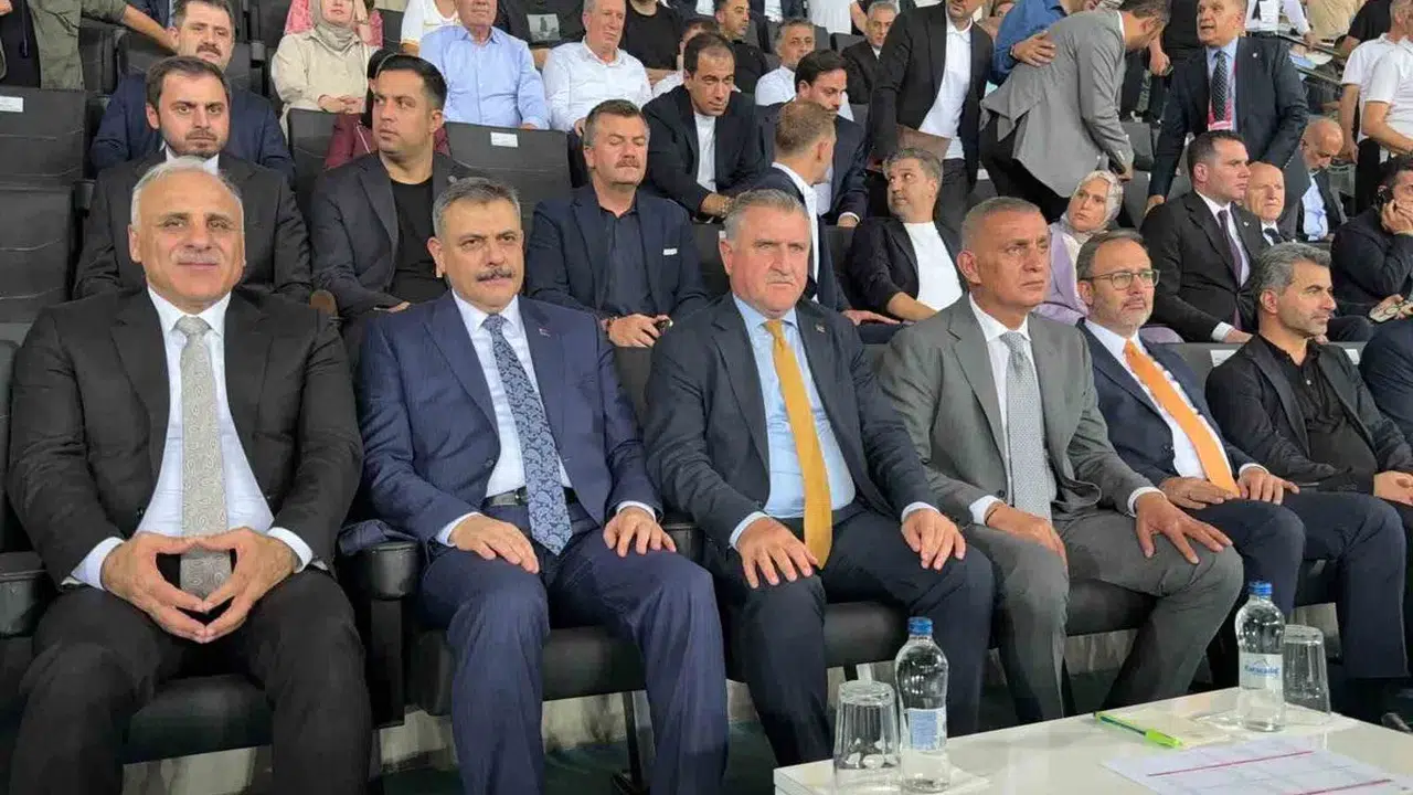 Diyarbakır'da futbol şöleni: Bakanlar ve TFF Başkanı tribünde buluştu