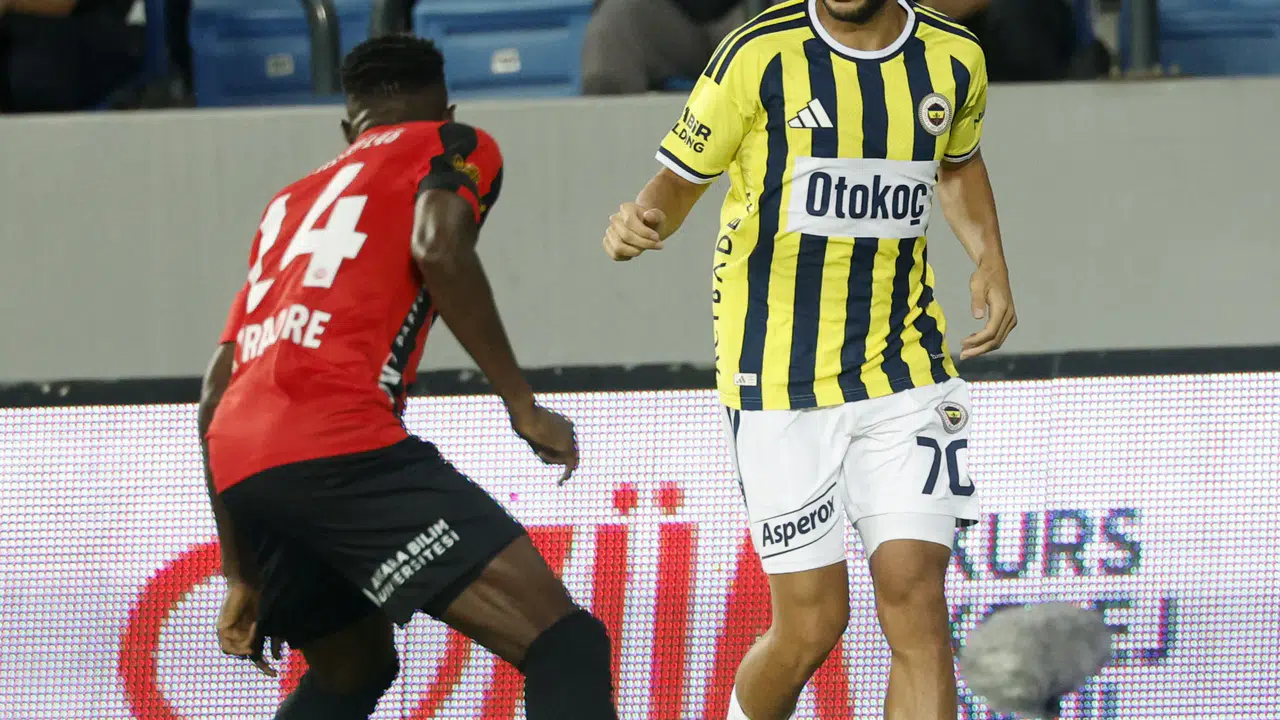 Fenerbahçe Ankara'da 2-1 mağlup oldu