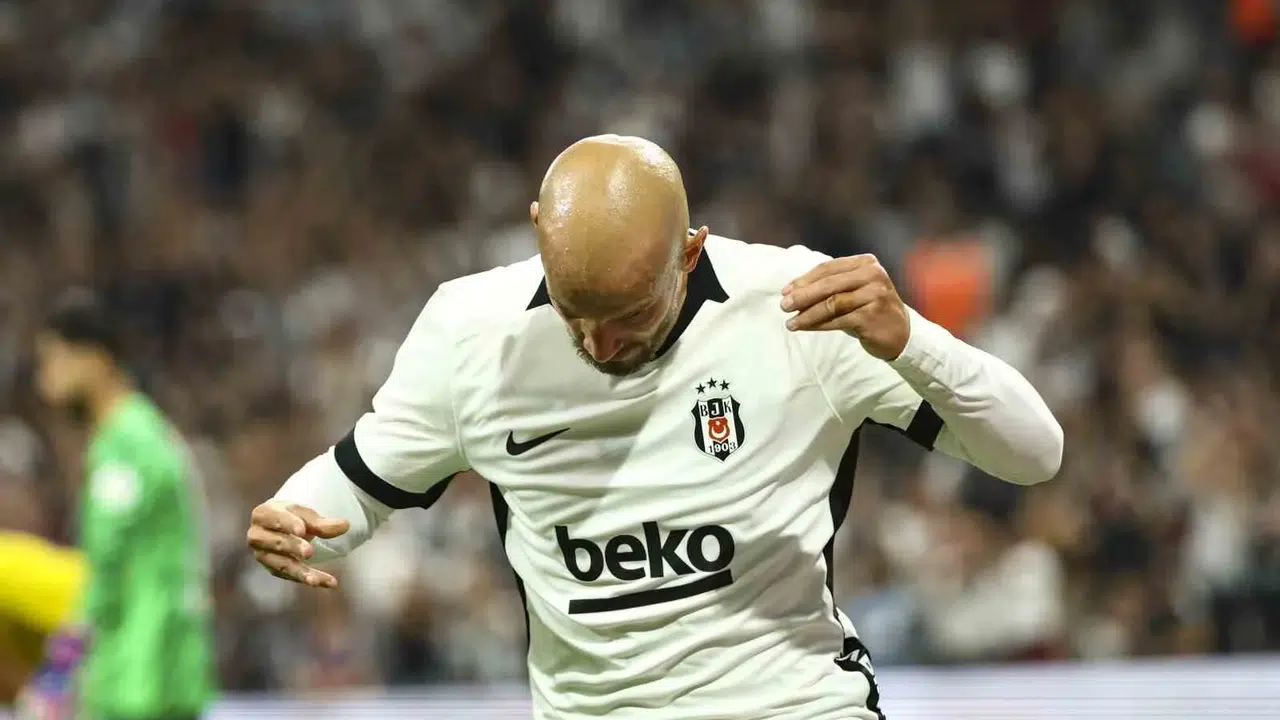 Beşiktaş, Eyüpspor karşısında devreye 1-0 önde girdi
