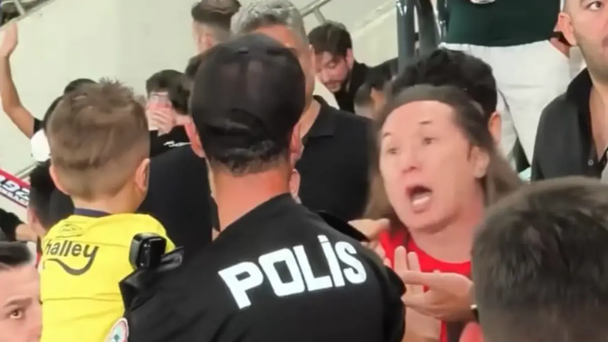 Son dakika | Minik taraftarın Fenerbahçe formasını çıkarttırmıştı! Yeni karar verildi - Güncel Haberler