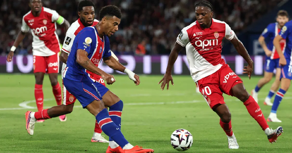 Galatasaray'ın rakibi PSG şokta. Monaco geriden gelip yendi