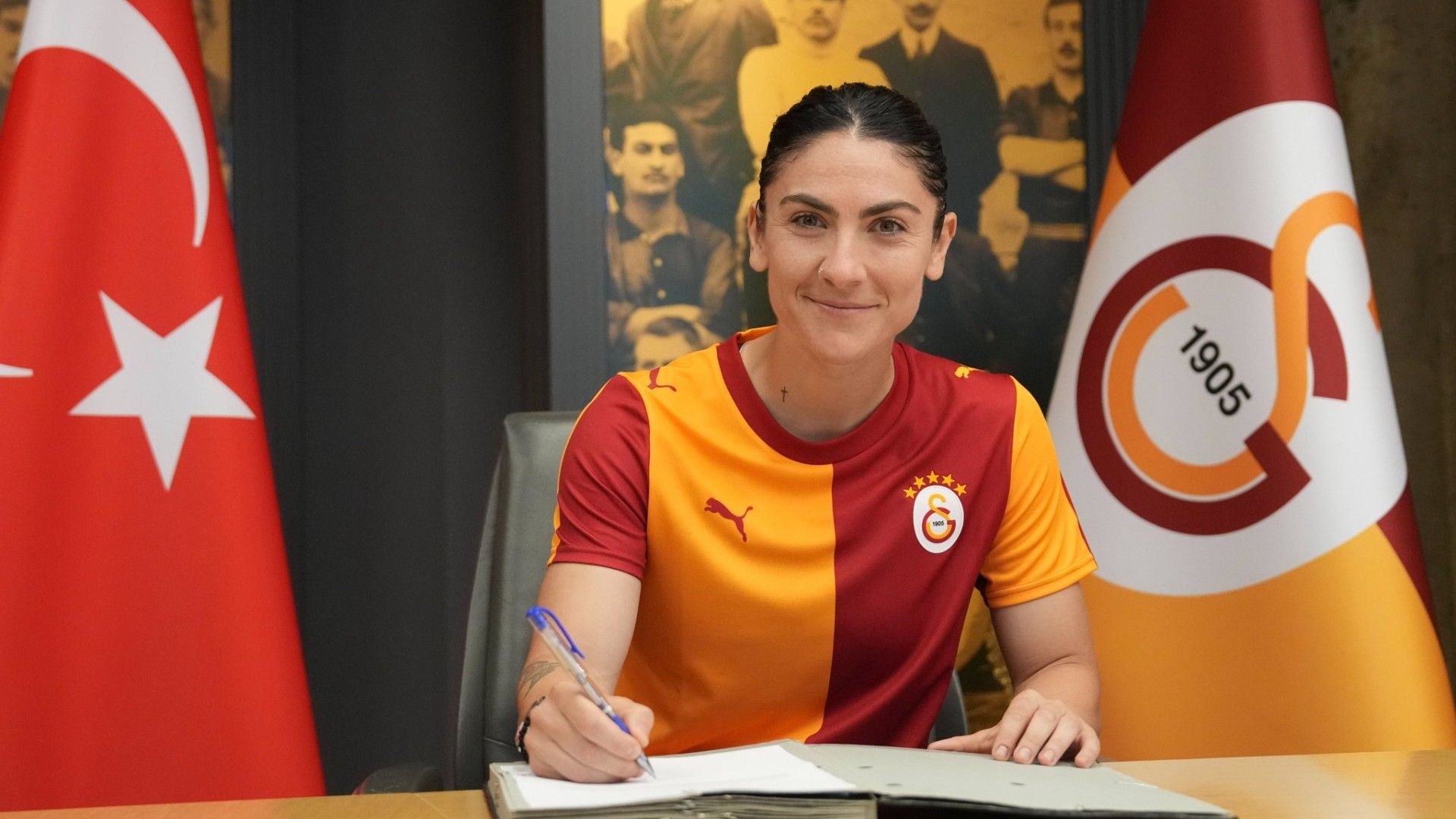 Yunan yıldız Eleni Markou, Galatasaray’da!