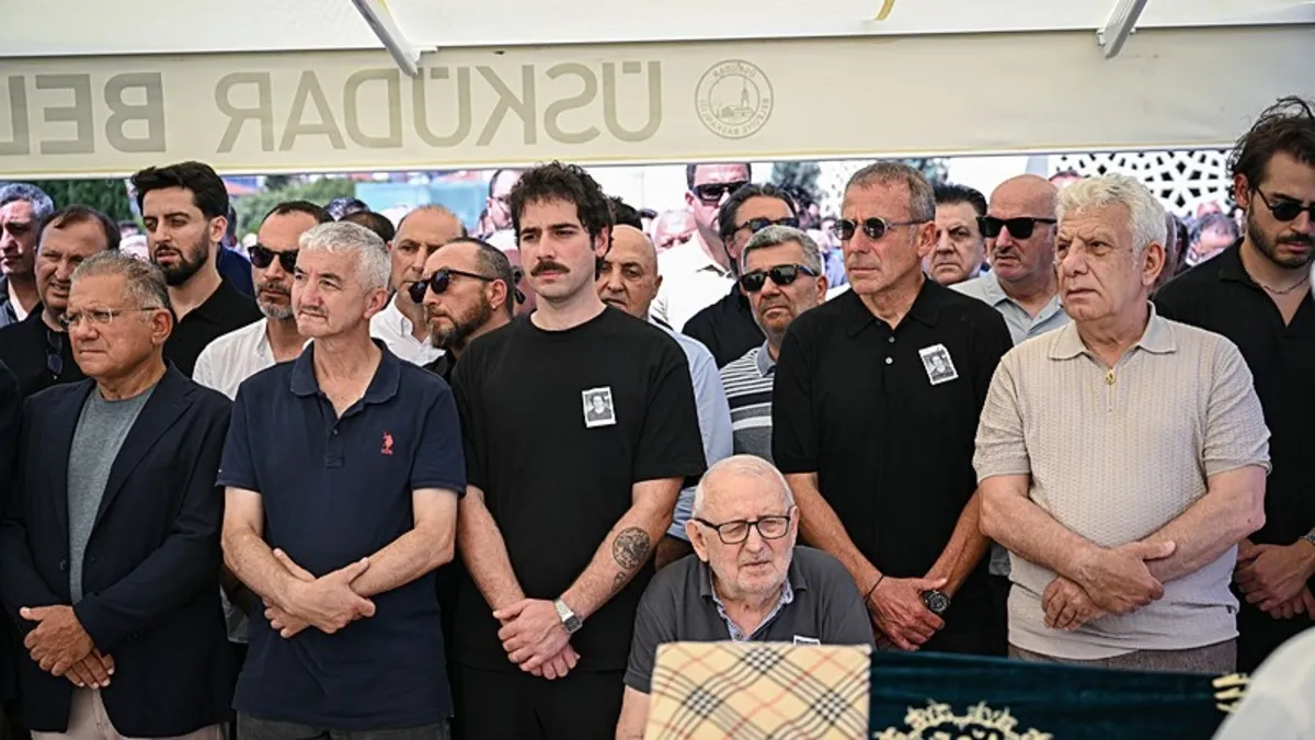 Abdullah Avcı'nın annesi son yolculuğuna uğurlandı