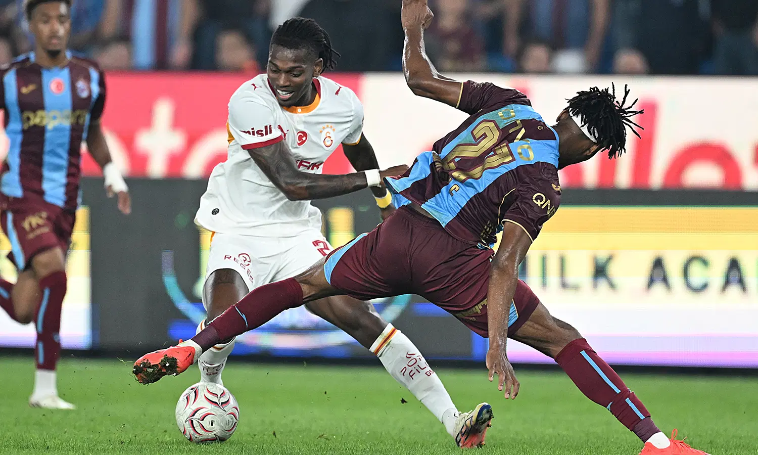 Galatasaray'ın yaşadıığ hezimette Rafael Leao'nun istatistiği şoke etti