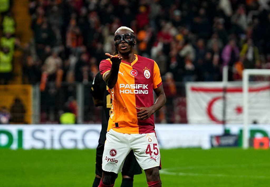 Dünyanın en iyi 10 santrforu! Türkiye’den Galatasaraylı o isim de listede