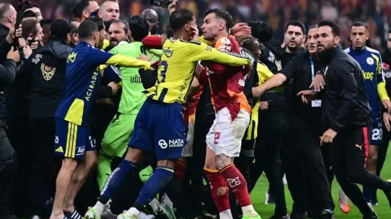 Galatasaray-Fenerbahçe Derbisinde PFDK Sevkleri Açıklandı: İki Futbolcuya 10 Maça Kadar Ceza İhtimali