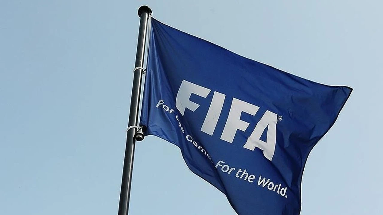 Futbolda UEFA Rest Çekti, FIFA Geri Adım Attı! Dünya Kupası Projesi İptal Edildi!