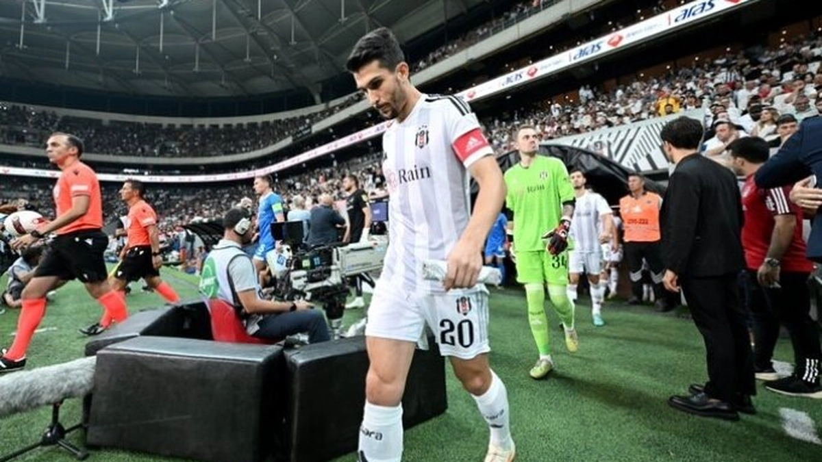 Beşiktaş’tan Necip Uysal’a Görkemli Veda: Kariyerini Noktalıyor