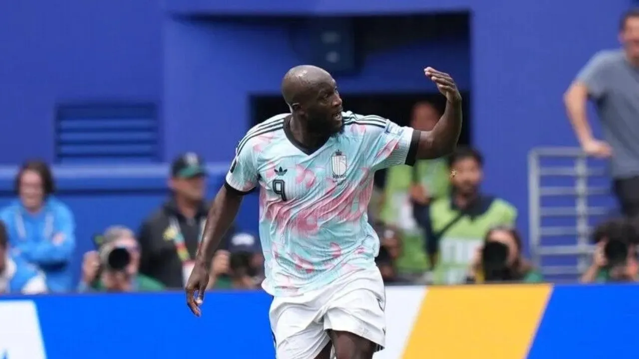Fenerbahçe, Romelu Lukaku'yu kadrosuna kattı