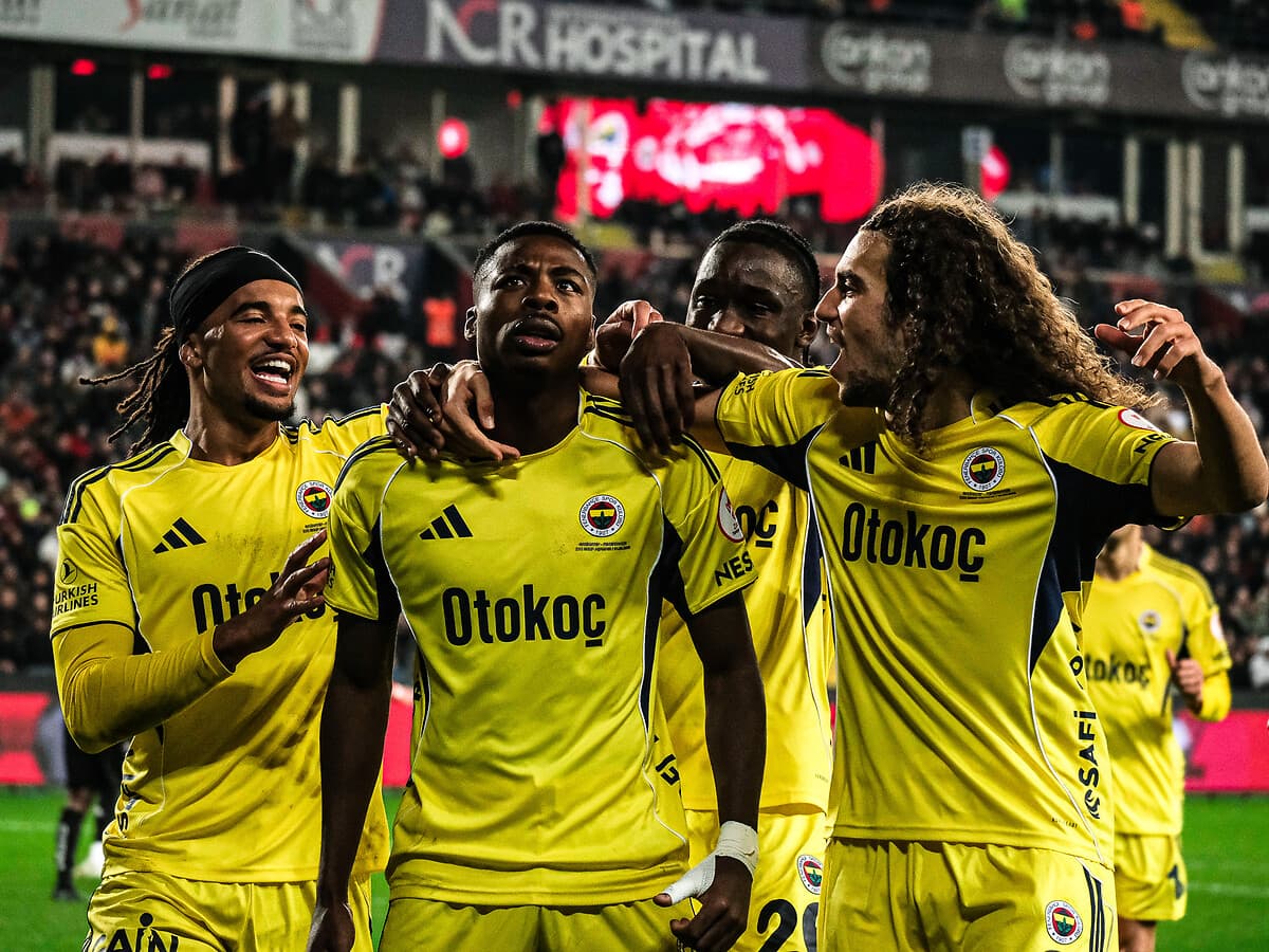 Fenerbahçe’den İngiltere’ye iki transfer: Musaba kiralandı, Cherif 25 milyon euroya gidiyor