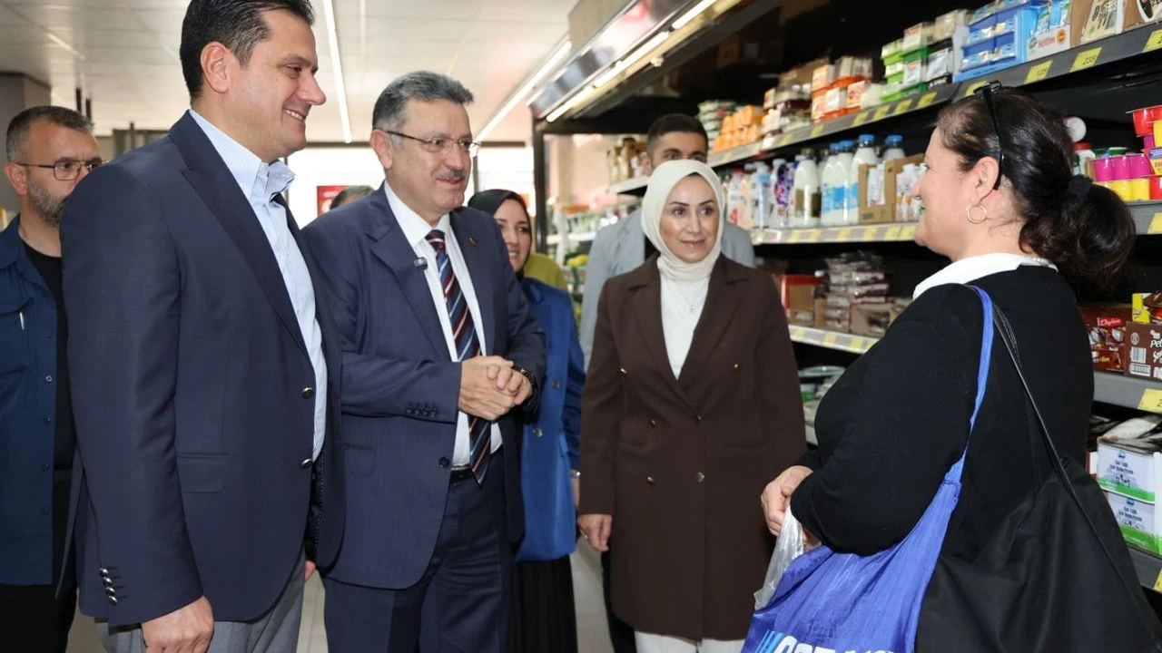Başkan Genç Esnaf ve Vatandaşlarla Buluştu
