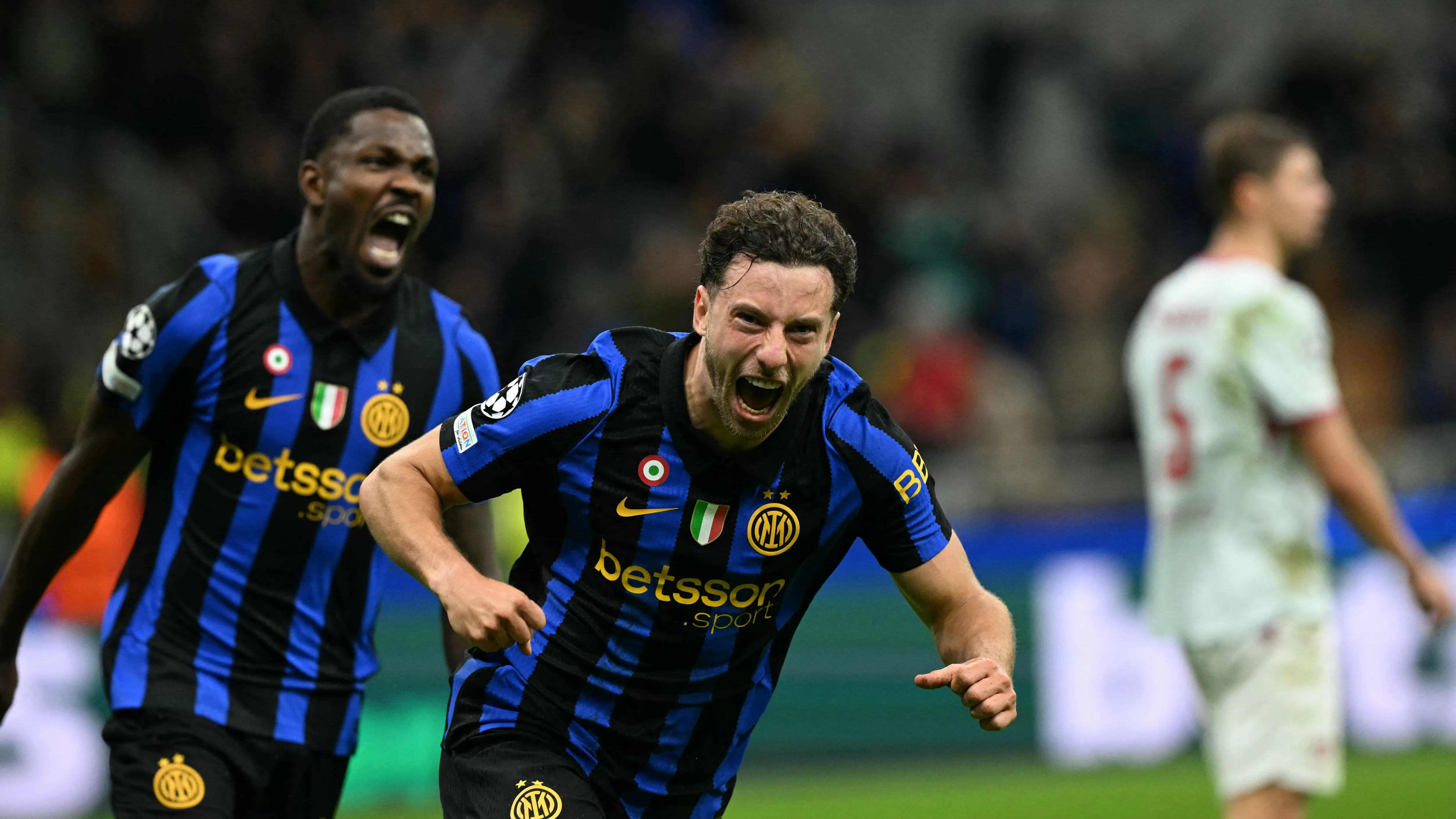 Inter zorlandı, 10 kişi kaldı ama Şampiyonlar Ligi'ndeki ilk galibiyetini aldı: Shakhtar'ı 1-0 yendi