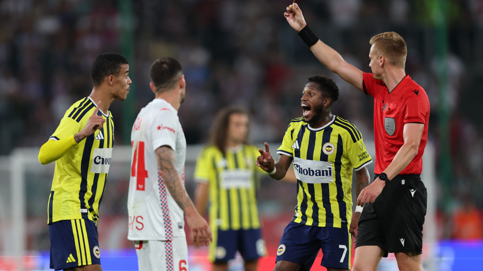 UEFA'da rövanş gecesi tamamlandı! Fenerbahçe tur atladı, Avrupa'da sürpriz sonuçlar yaşandı