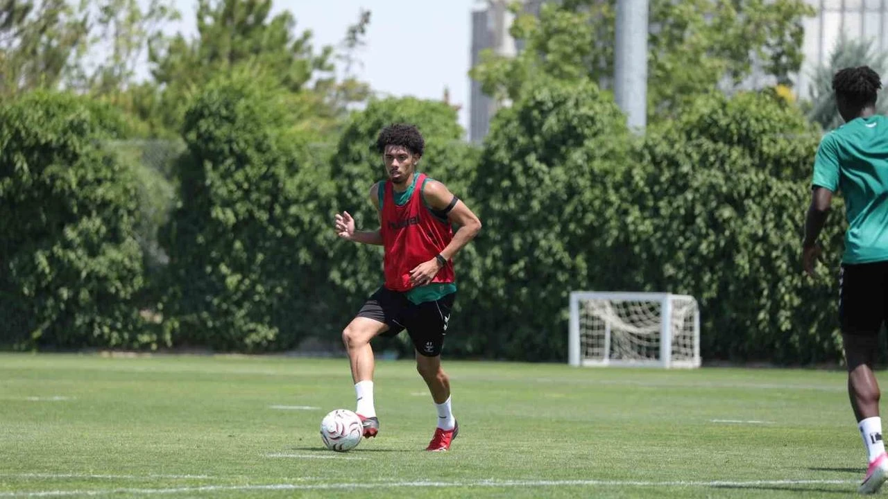 Fenerbahçe-Konyaspor maçı ertelenecek mi? Oğuz Çetin Lyon maçı sonrası kararlarını açıkladı