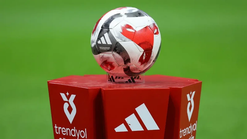 Süper Lig'de istifa: Soyunma odasında görevi bıraktı