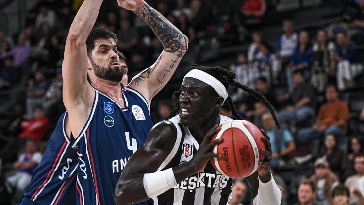 Anadolu Efes evinde Beşiktaş'ı devirdi!