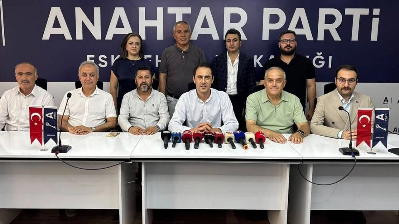 Eskişehir Demirspor lige katılamayacak; Çağlar Ölce sert sözlerle Gürhan Albayrak'ı eleştirdi