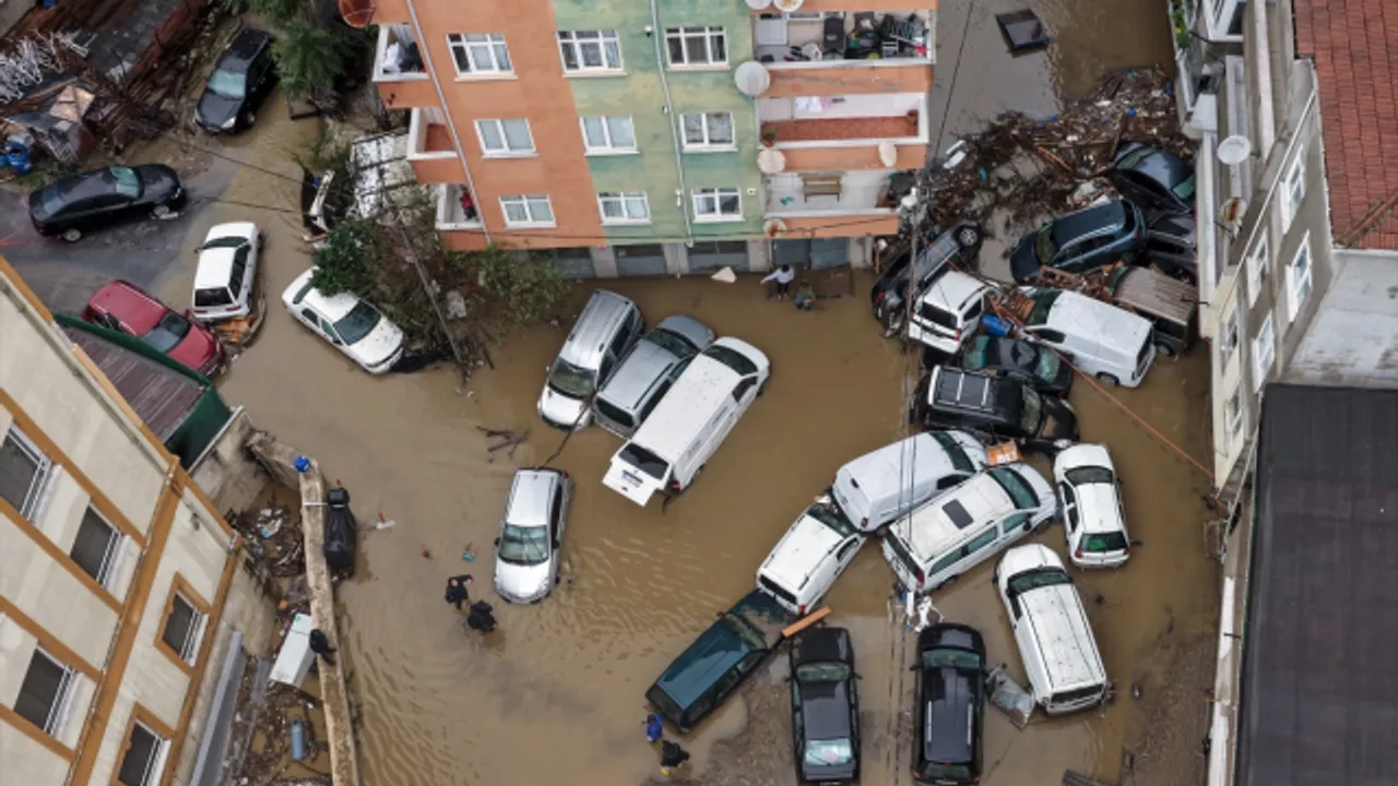 İstanbul’a Yeni Yağış Uyarısı: Cumartesiye Dikkat