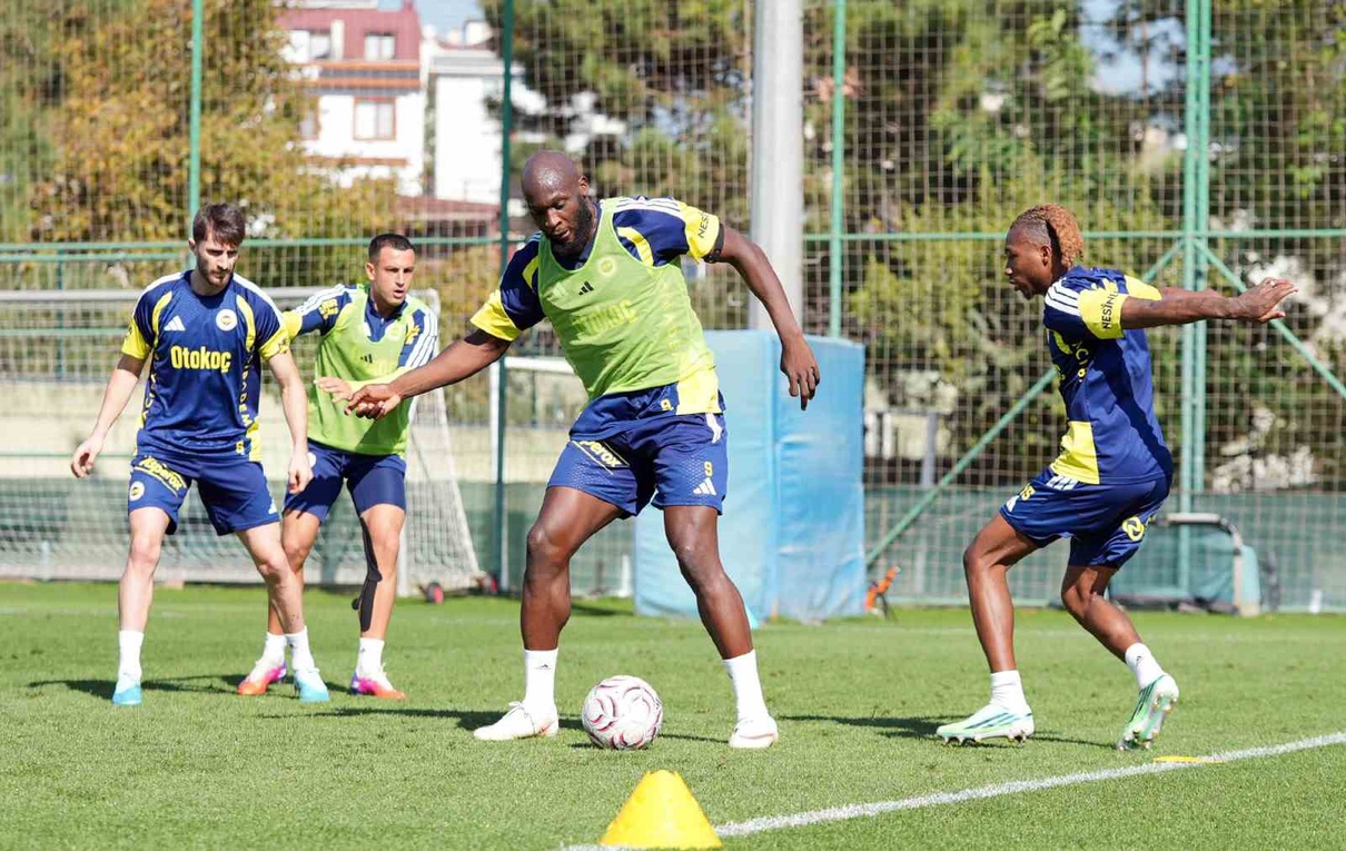 Fenerbahçe, Galatasaray deplasmanı hazırlıklarına İsmail Kartal yönetiminde başladı