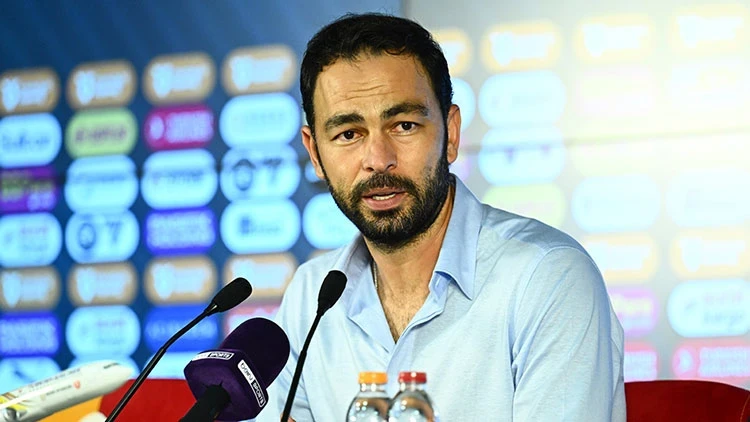 Selçuk İnan: 'Kalbimde Galatasaray taraftarının hepsi var!'