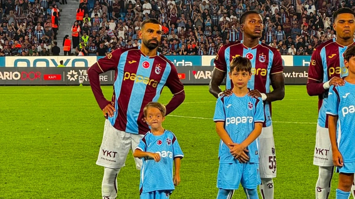 Salah hayranı Kearney, Trabzonspor taraftarını coşturdu