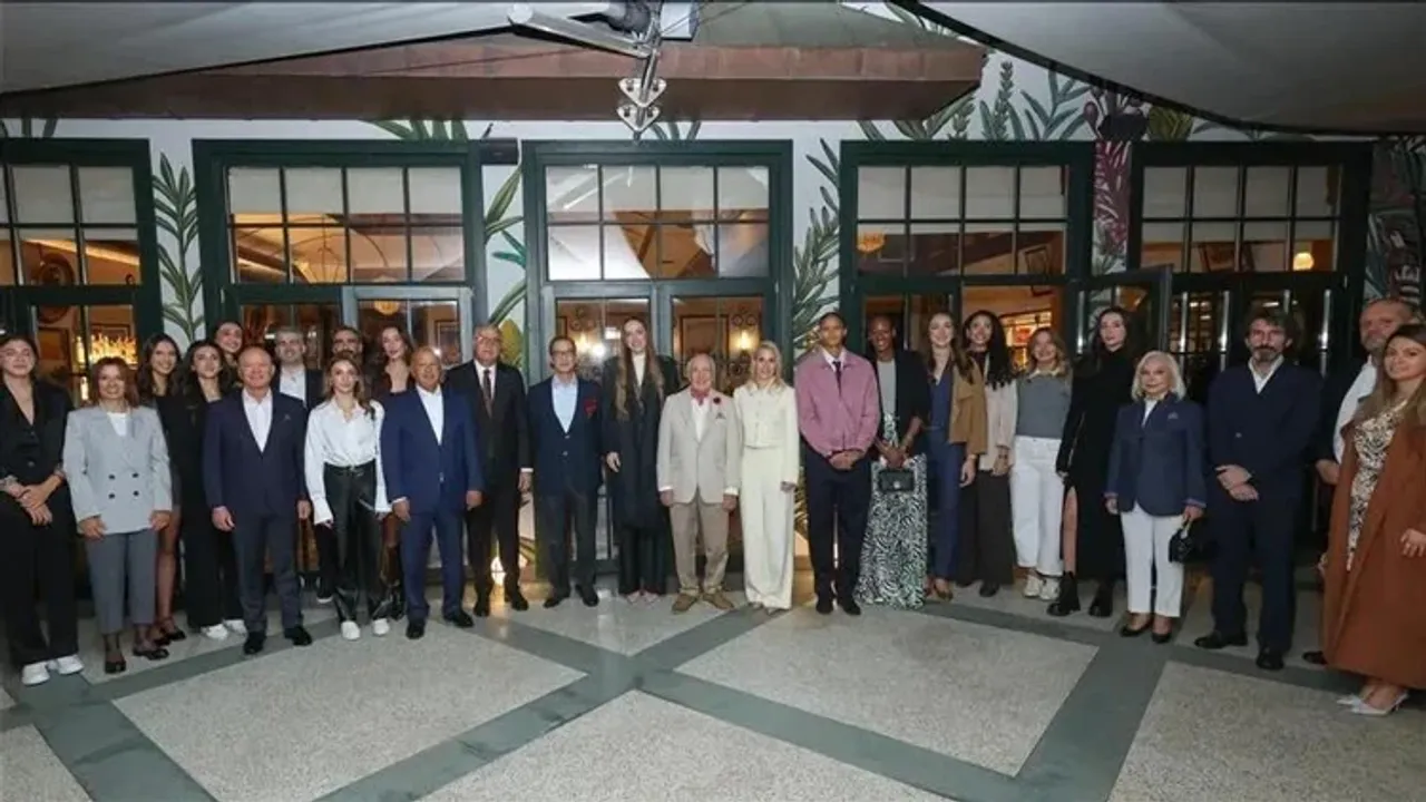 Rahmi Koç'tan Filenin Sultanları'na prim!