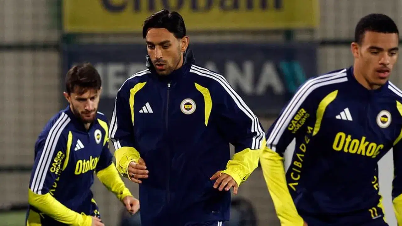 Kadıköy'de nefesler tutuldu: Fenerbahçe derbi mesaisini noktaladı