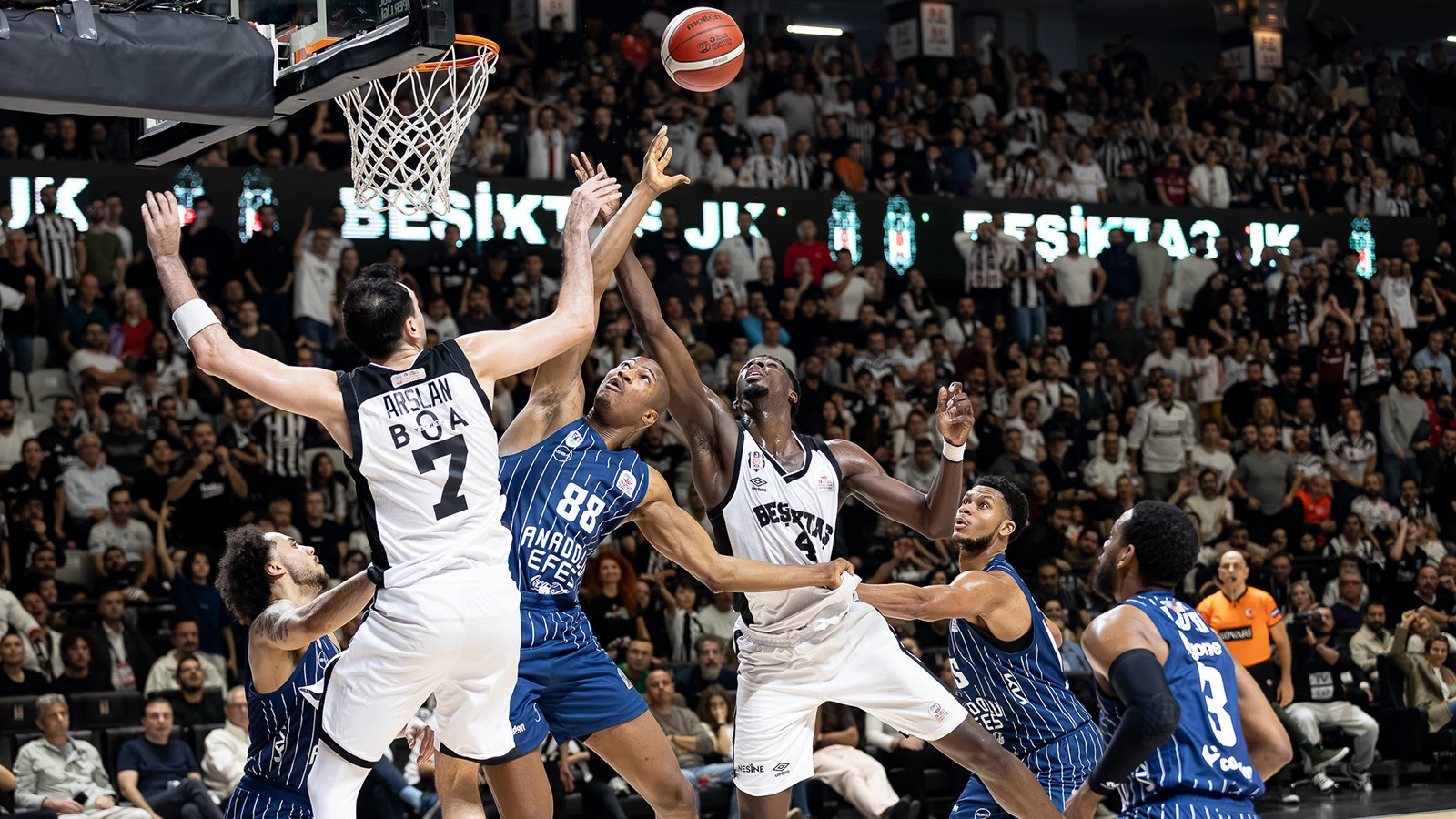 EuroLeague'de Türk derbisi heyecanı: Anadolu Efes - Beşiktaş