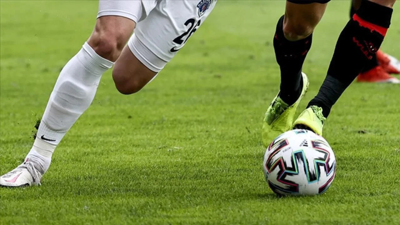 Türk dünyasından gelen futbolcular "Türk statüsünde" sayılacak