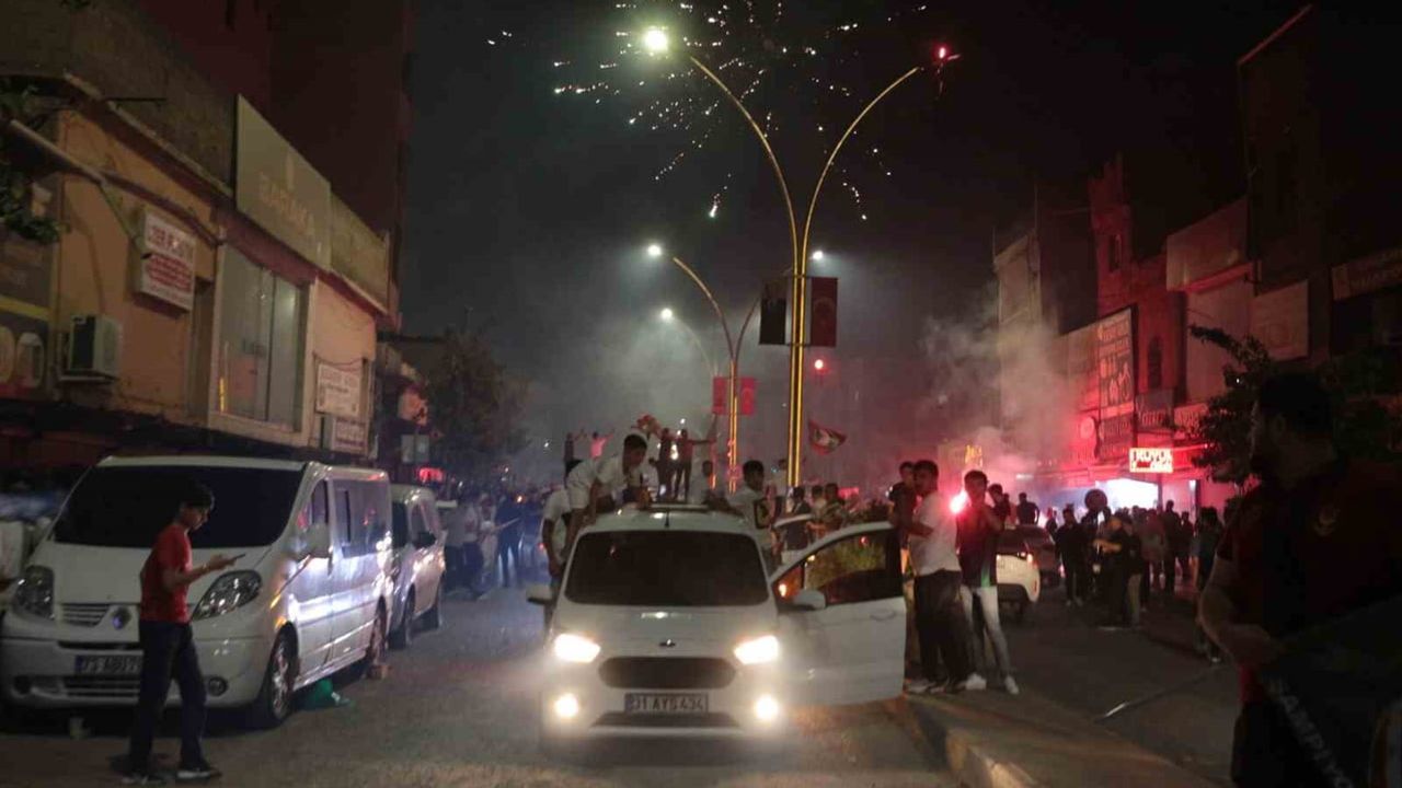 Cizre'de Amed'in Beşiktaş zaferi sevinçle kutlandı