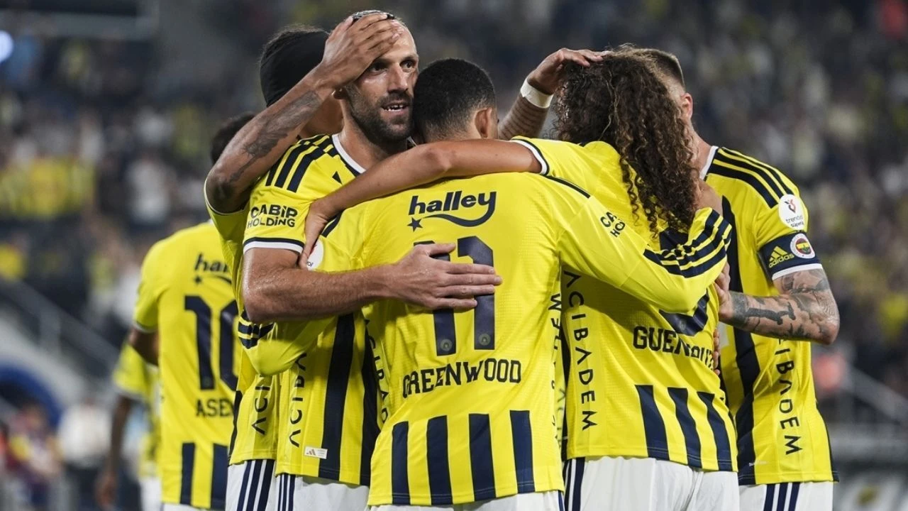 Fenerbahçe’nin Lyon maçı kadrosu açıklandı! Dört yıldız Fransa’ya götürülmedi