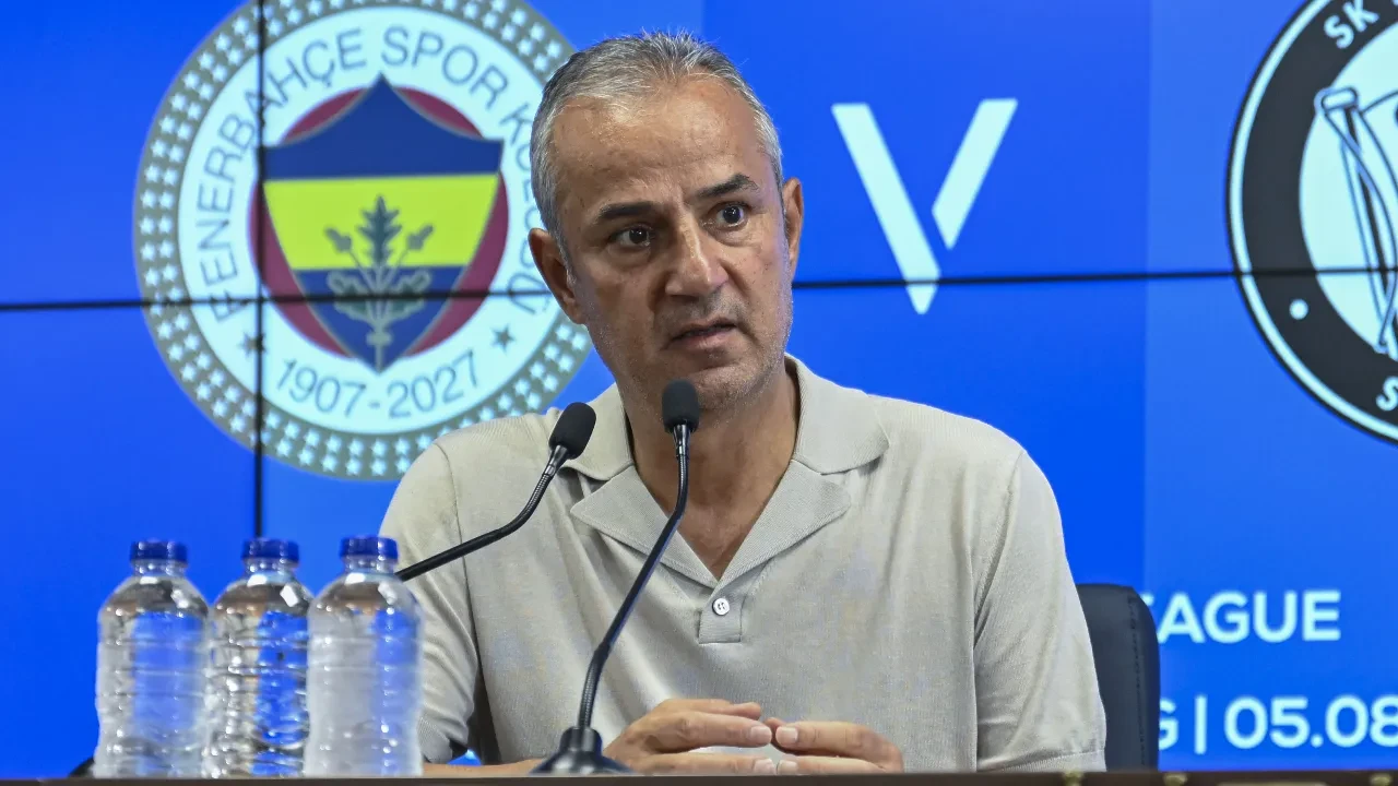 Fenerbahçe'de İsmail Kartal, Sturm Graz galibiyetini değerlendirdi! "3 ya da 4 olabilirdi"