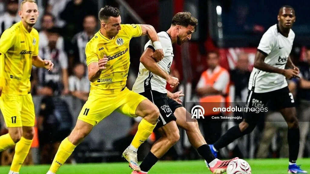 Beşiktaş ile Hradec Kralove Tüpraş Stadı'nda karşılaştı