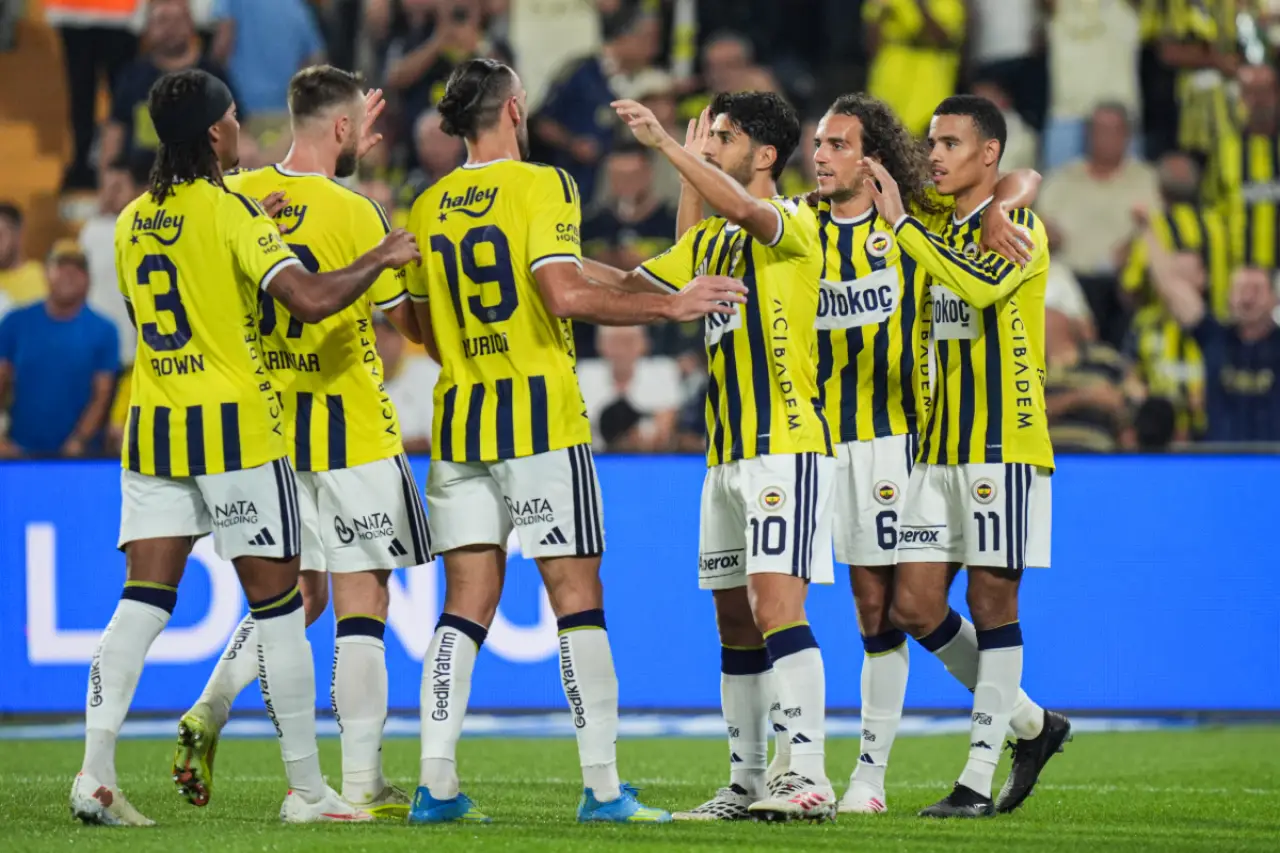 Fenerbahçe'de yaprak dökümü: Bir yıldız daha gidiyor