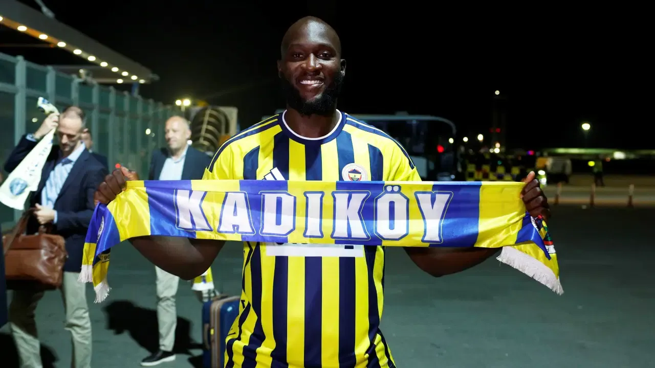 Fenerbahçe'nin Lyon Maçı UEFA Kadrosu Açıklandı! Romelu Lukaku Kadroda Var mı, Oynayacak mı?