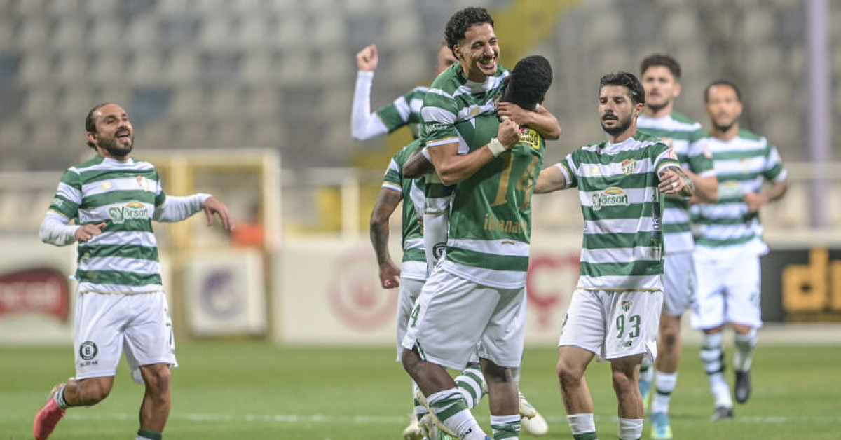Bursaspor, Süper Lig hedefine "zirvede" ilerliyor!