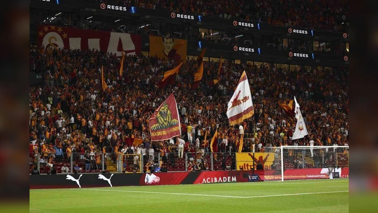 Çorum FK skoru 2-1'e getirdi, Galatasaray tribünlerinde 'Yönetim istifa' tezahüratı başladı