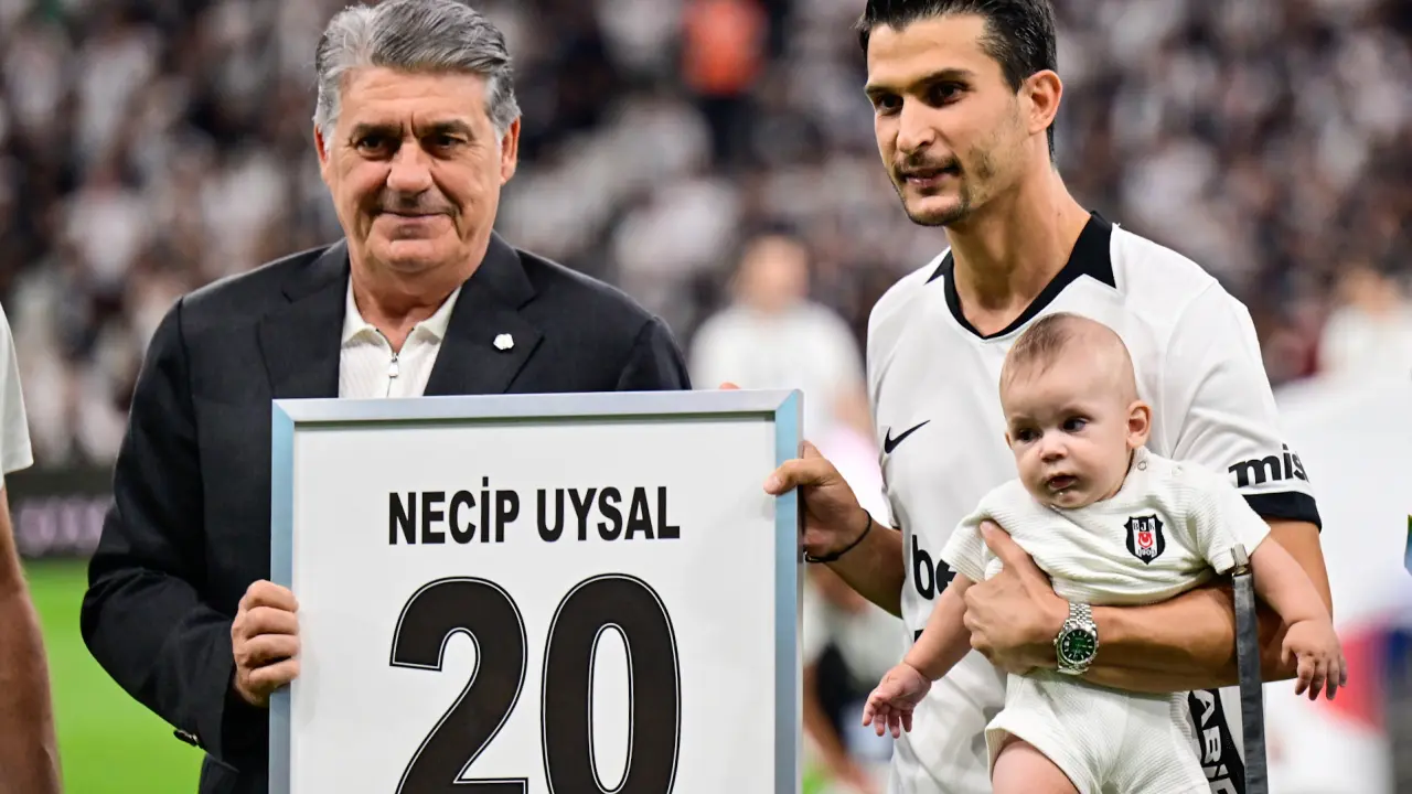 Beşiktaş Necip Uysal'a veda etti! 'Sonsuz sadakat'