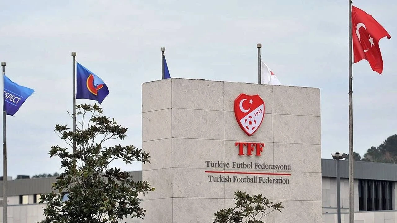 Süper Lig’de Ertelenme Kararı Mı Geliyor? Fenerbahçe, Beşiktaş ve Trabzonspor TFF’nin Kapısını Çaldı!