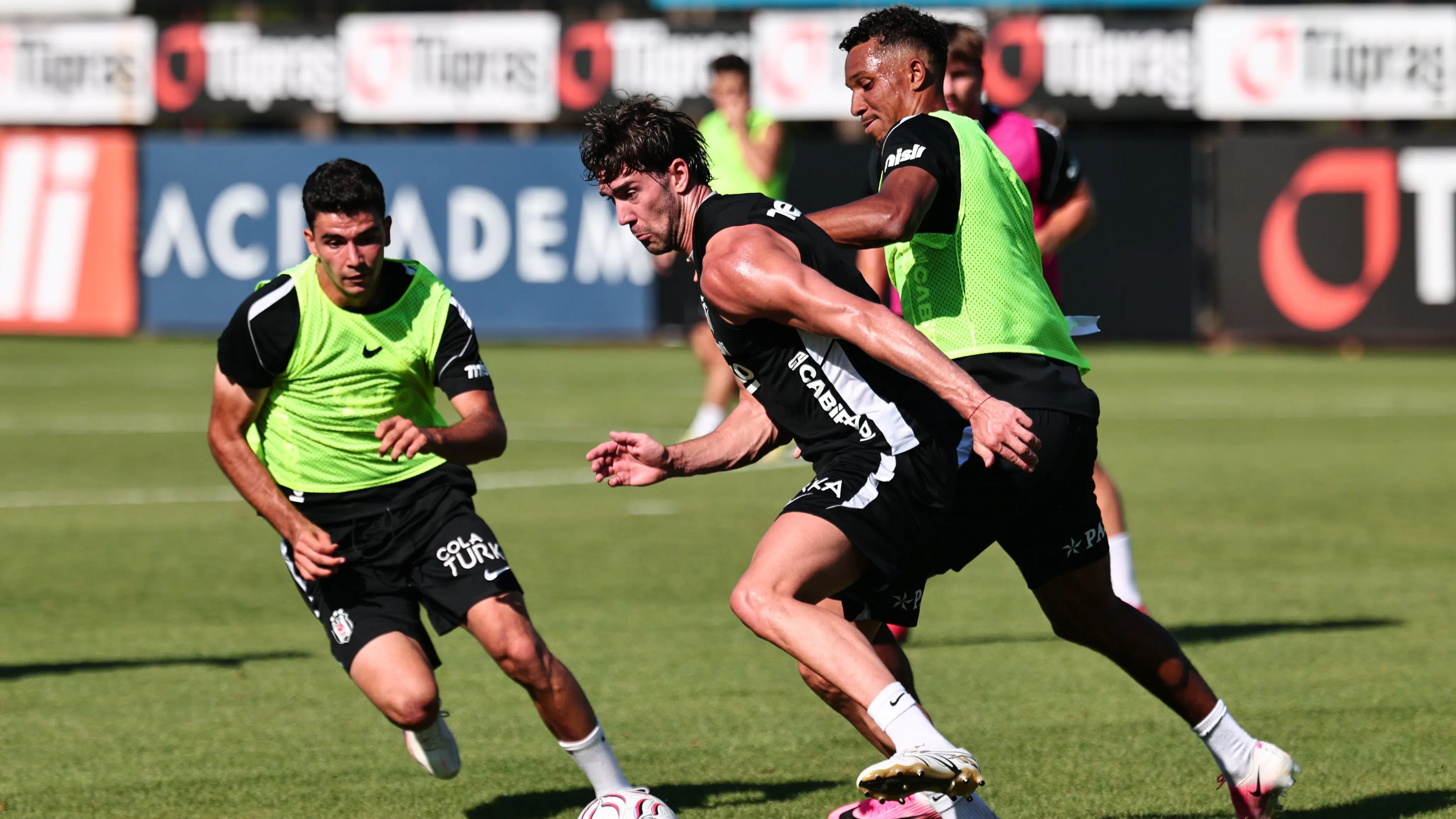 Beşiktaş, bir günlük iznin ardından Kauno Zalgiris maçı hazırlıklarına başladı