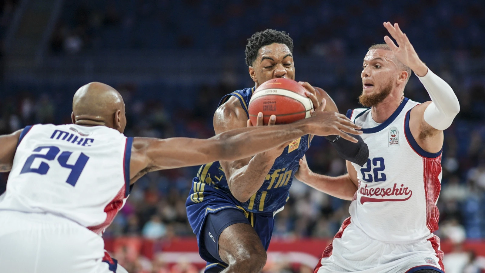 Fenerbahçe, ligin ilk haftasında kaybetti